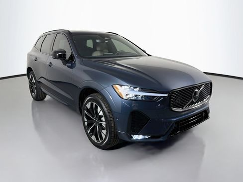 New 2027 Volvo XC60 B5 Plus AWD/4WD image 3