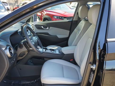 Certified 2023 Hyundai Kona Limited FWD image 17