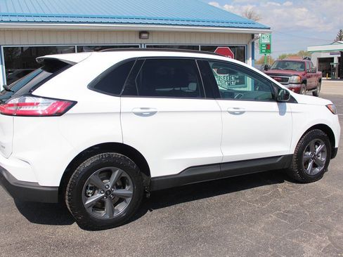 Used 2023 Ford Edge SEL w/ Sport Appearance Package image 4