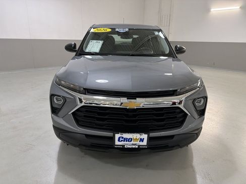 Used 2026 Chevrolet TrailBlazer LS AWD/4WD image 2