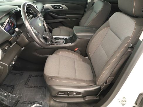 Used 2020 Chevrolet Traverse LT image 24