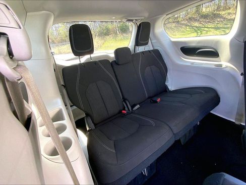 Used 2023 Chrysler Voyager LX FWD image 26