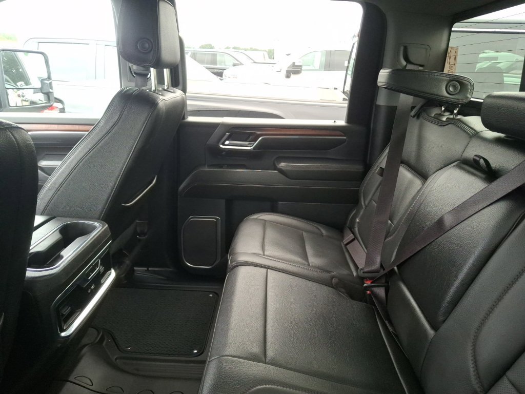 Used 2024 GMC Sierra 3500 Denali w/ Denali Reserve Package AWD/4WD image 11