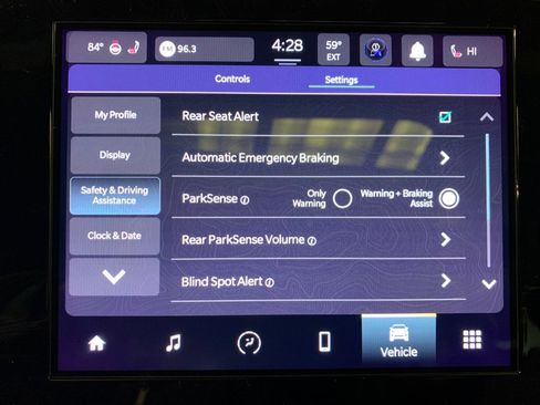 Used 2023 Jeep Grand Cherokee L Laredo image 35