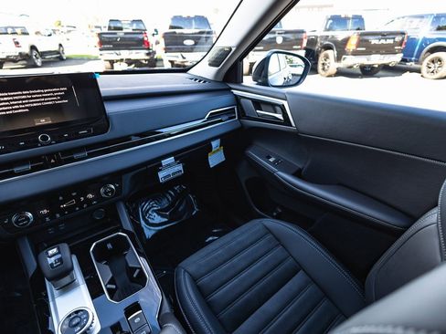 New 2026 Mitsubishi Outlander SE image 25