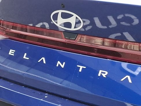 New 2026 Hyundai Elantra SE image 12