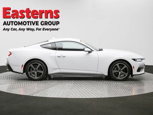 Used 2025 Ford Mustang Coupe RWD image 4