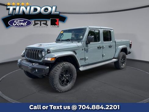 Used 2024 Jeep Gladiator Sport AWD/4WD image 1