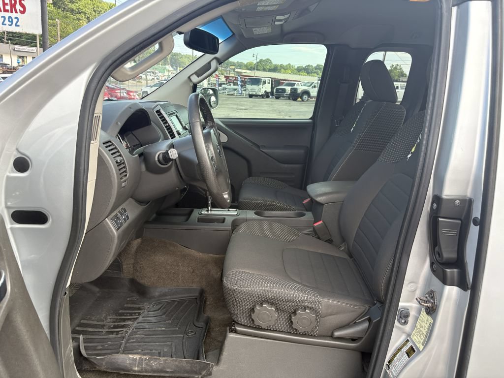 Used 2015 Nissan Frontier PRO-4X AWD/4WD image 11