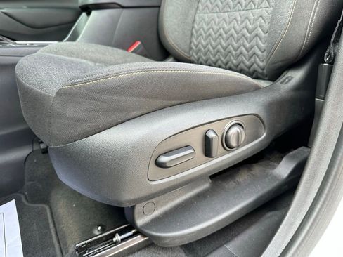 Used 2023 Chevrolet Equinox LT image 26