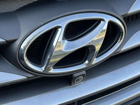 Used 2018 Hyundai Santa Fe Sport w/ 2.0T Ultimate Tech Package 05 FWD image 9
