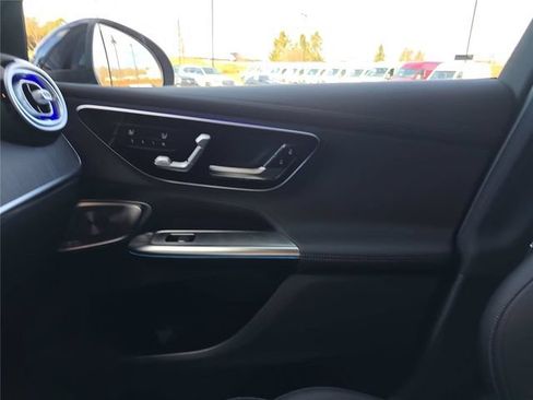 Used 2026 Mercedes-Benz GLC 300 4MATIC image 27