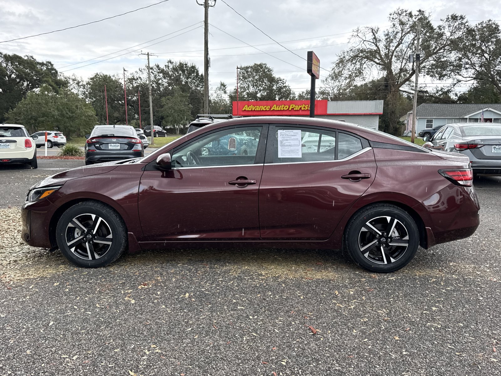 Used 2024 Nissan Sentra SV FWD image 2