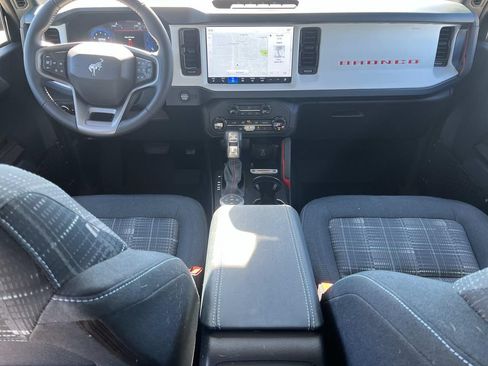 Used 2025 Ford Bronco Heritage Edition AWD/4WD image 9