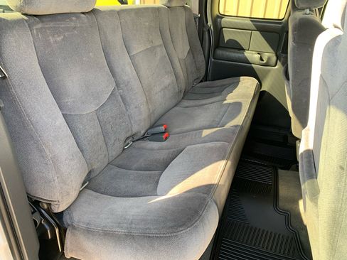 Used 2005 GMC Sierra 2500 SLE image 15