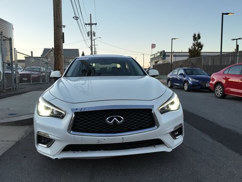 Used 2018 INFINITI Q50 Luxe w/ Essential Package (3.0T Luxe) image 3
