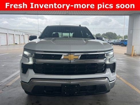 Used 2024 Chevrolet Silverado 1500 LT w/ Convenience Package II image 2