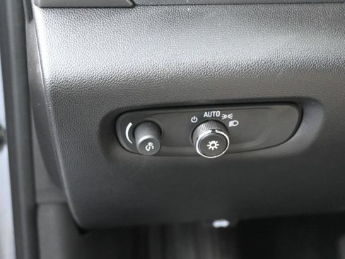 Used 2023 Chevrolet Traverse LS FWD image 15