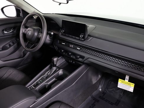 Certified 2025 Honda Accord SE image 28
