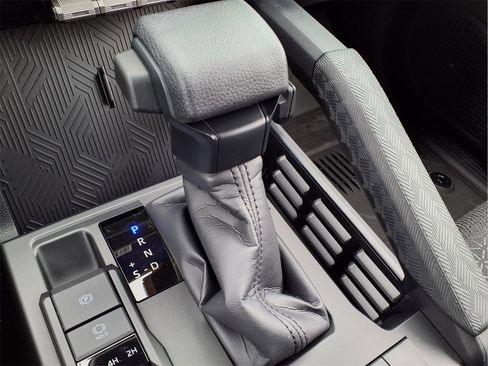 New 2026 Toyota 4Runner SR5 image 17