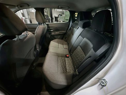 Used 2025 Nissan Kicks SV AWD/4WD image 24