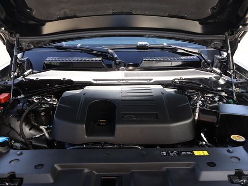 Used 2023 Land Rover Defender 130 X image 33