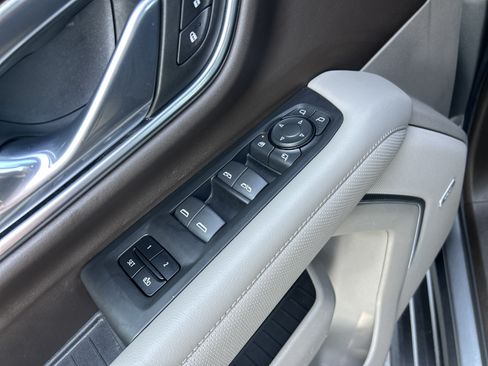 Used 2021 GMC Yukon SLT w/ SLT Luxury Package RWD image 23