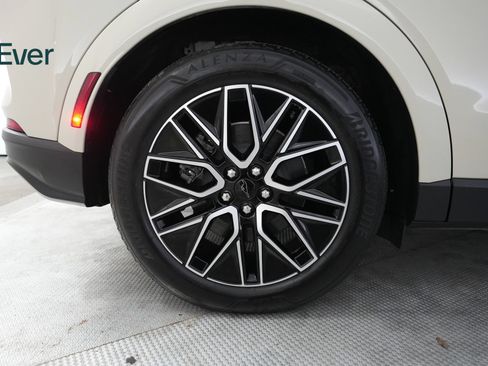 Used 2025 Ford Mustang Mach-E Premium RWD image 22
