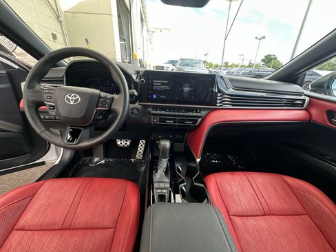 Used 2025 Toyota Camry XSE FWD image 30