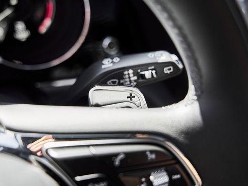 Used 2022 Bentley Bentayga AWD/4WD image 59