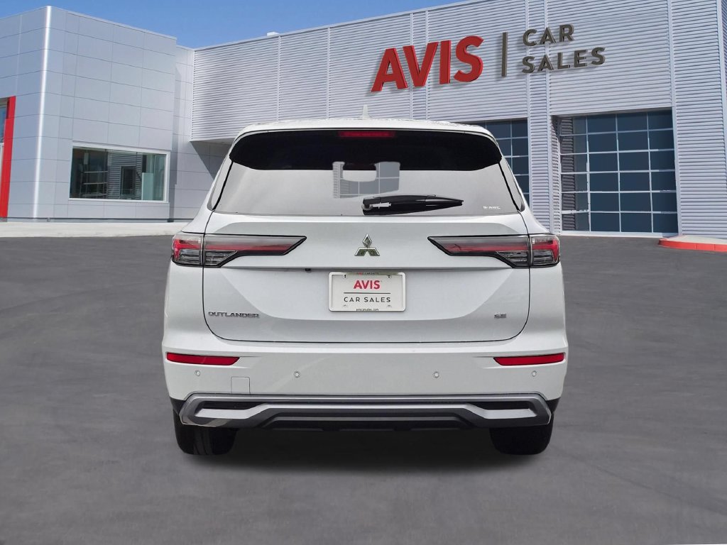 Used 2025 Mitsubishi Outlander SE AWD/4WD image 6
