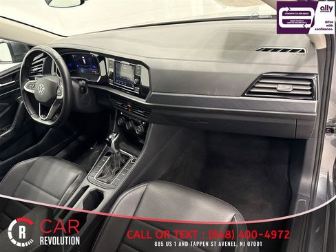 Used 2024 Volkswagen Jetta SE FWD image 46