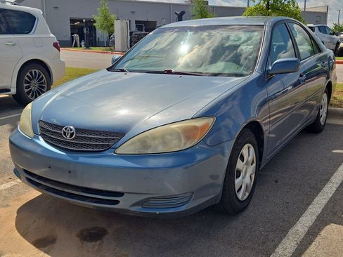 Used 2002 Toyota Camry LE FWD image 1