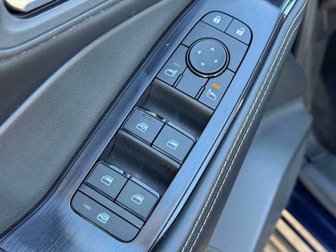 Certified 2025 Nissan Rogue SV image 17