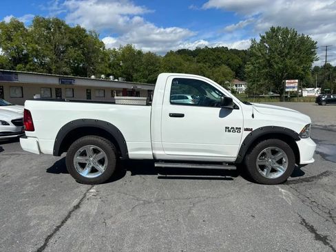 Used 2015 RAM 1500 Express AWD/4WD image 9