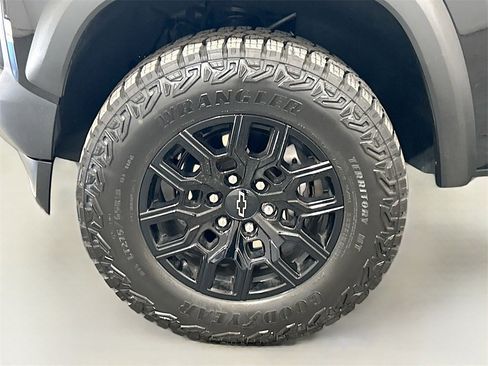 Used 2025 Chevrolet Colorado Trail Boss image 29