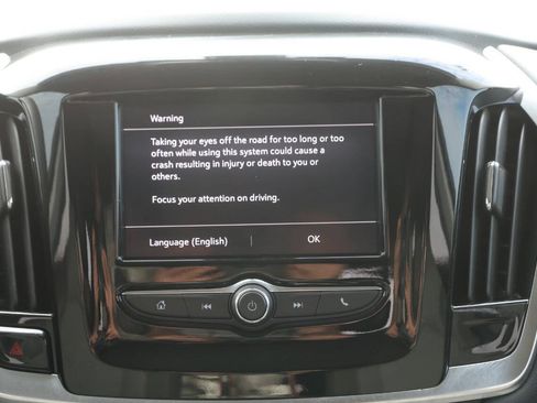 Used 2021 Chevrolet Traverse LS FWD image 20