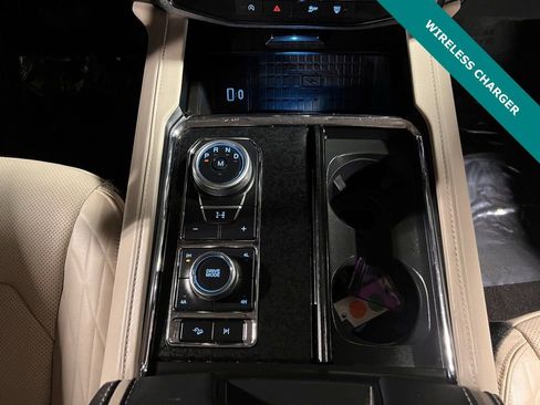 Used 2023 Ford Expedition Platinum AWD/4WD image 19
