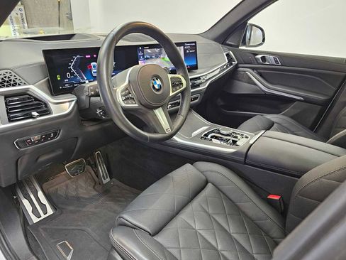 Used 2023 BMW X7 xDrive40i w/ M Sport Package image 2