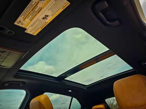 Used 2023 Cadillac XT4 Sport image 17