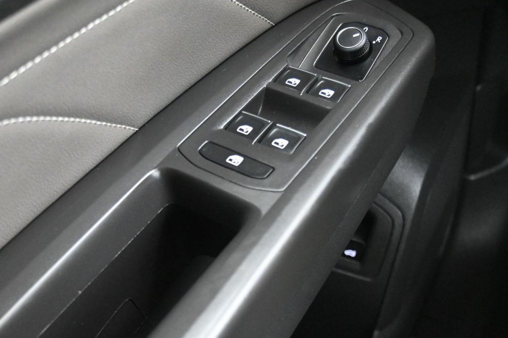 Used 2023 Volkswagen Atlas SEL AWD/4WD image 38