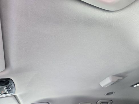 New 2026 Kia Carnival EX image 18