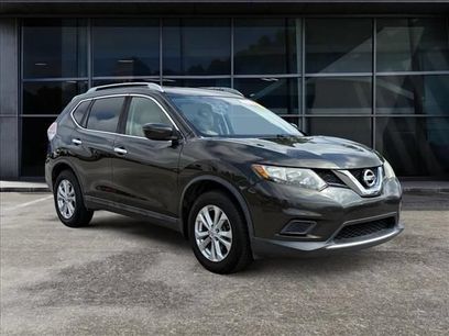 Used 2016 Nissan Rogue SV w/ SV Family Package