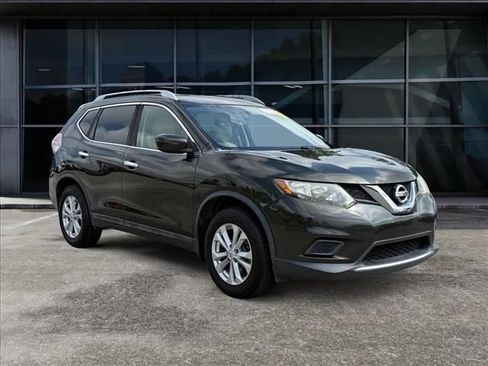 Used 2016 Nissan Rogue SV w/ SV Family Package FWD image 1