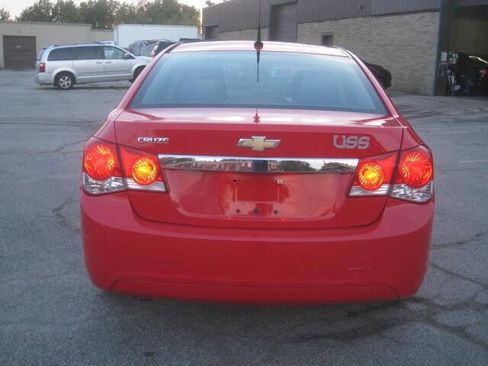 Used 2014 Chevrolet Cruze LS image 6