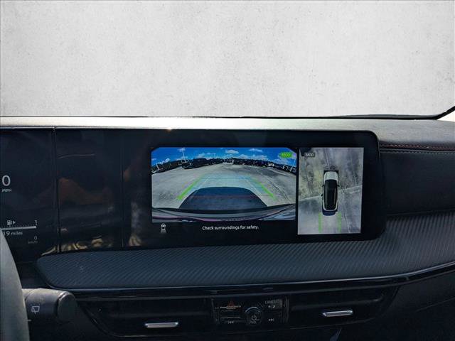 Used 2025 Nissan Kicks SR AWD/4WD image 10