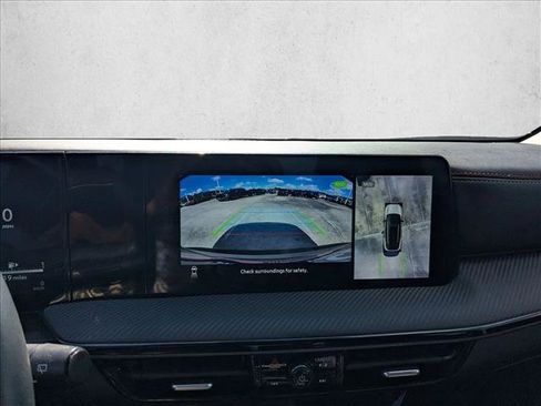Used 2025 Nissan Kicks SR AWD/4WD image 10