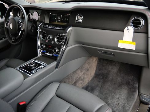 Certified 2023 Rolls-Royce Cullinan AWD/4WD image 18