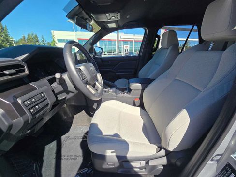 Certified 2025 Toyota 4Runner SR5 AWD/4WD image 21