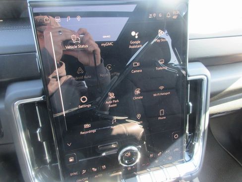 New 2026 GMC Yukon Denali w/ Sun & Power Step Package image 19